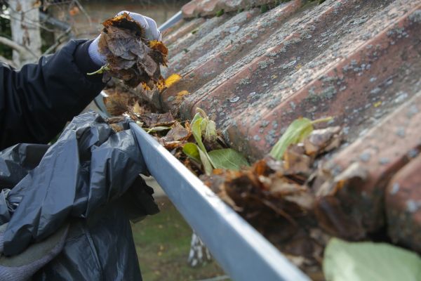 Commercial Gutter Unclogging in Fayetteville